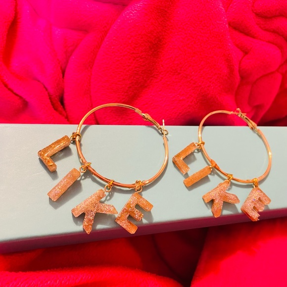 Earrings - Picture 1 of 4